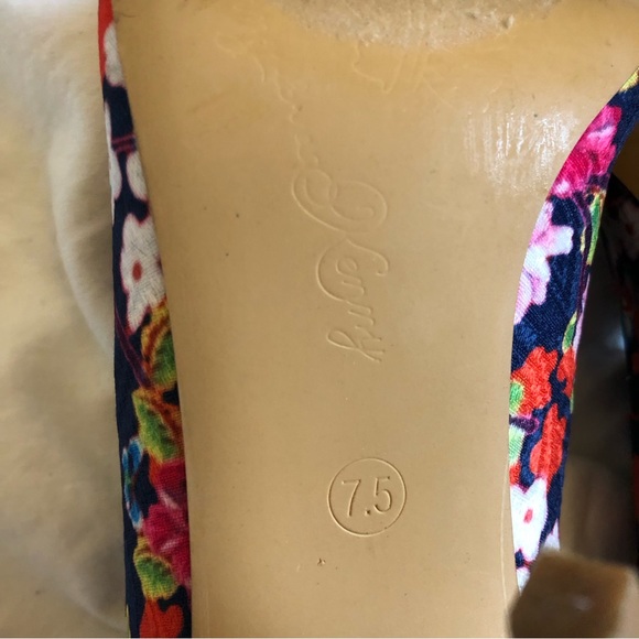 PENNY LOVES KENNY Floral Pumps (US 7.5M) - Picture 11 of 13